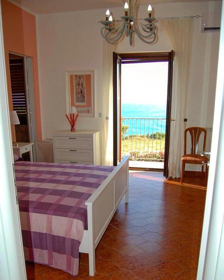 B&B Il Faro 西塔德拉德尔卡波 外观 照片